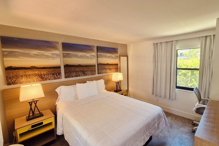 Room 11 of 27
