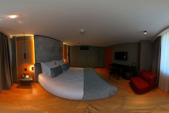 Room 60 of 143
