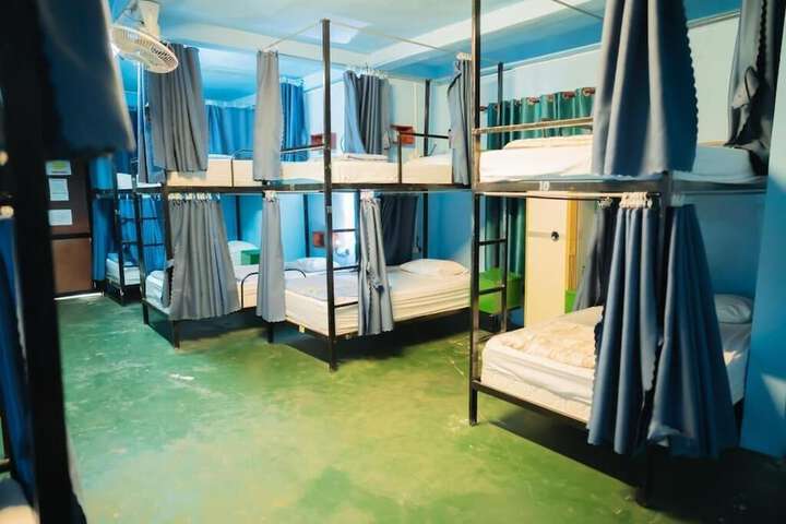 Room 8 of 17