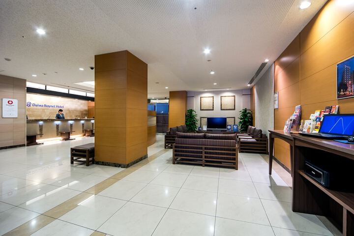 Entrance & Lobby