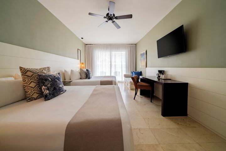 Room 30 of 132
