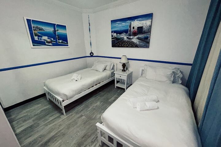 Room 6 of 110