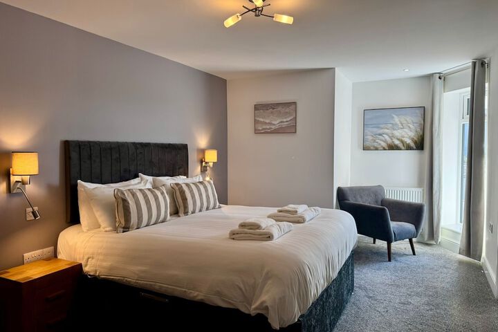 Room 12 of 26