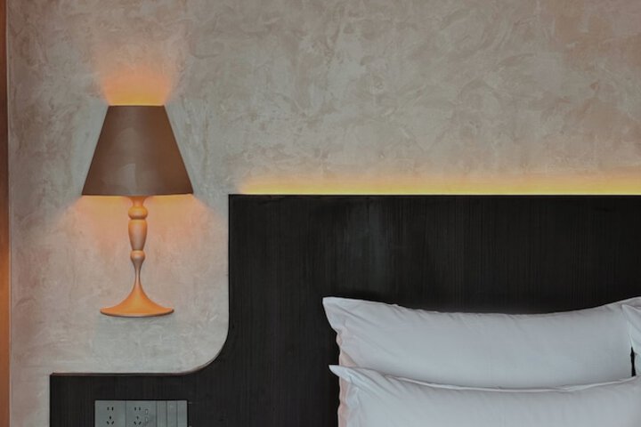 Room 93 of 158