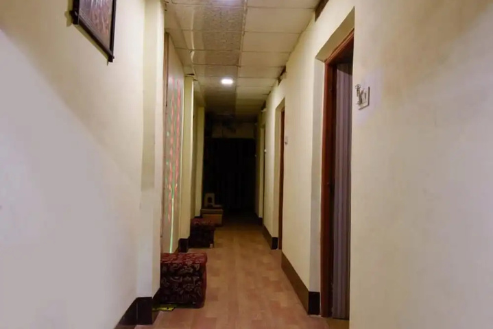 Room 2 of 3