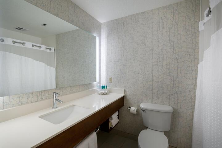 Standard Room, King or Two Doubles (1 of 2)