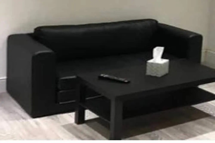 Room 9 of 16