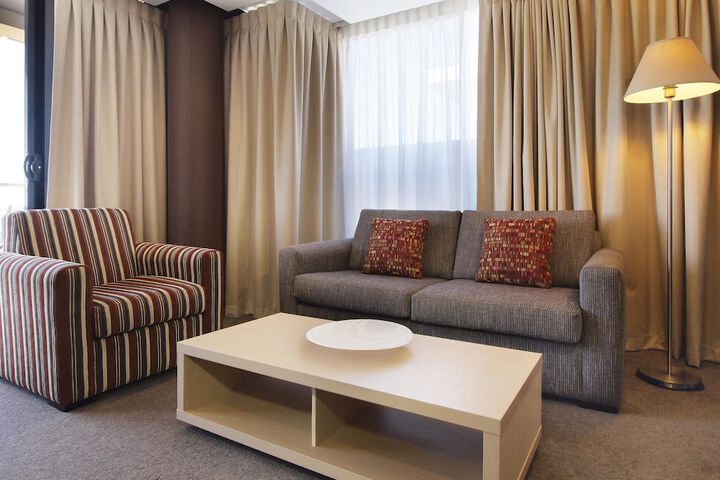 Room 27 of 60