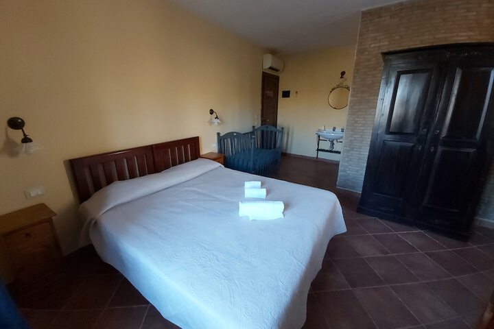 Room 17 of 44