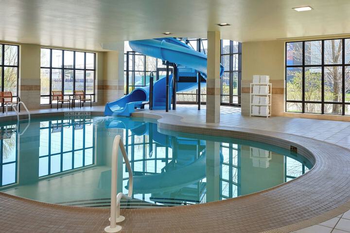 Pool Hotel