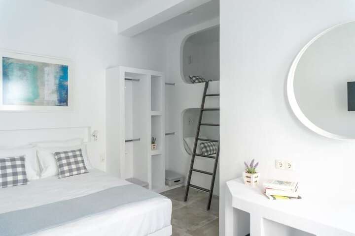 Room 13 of 86