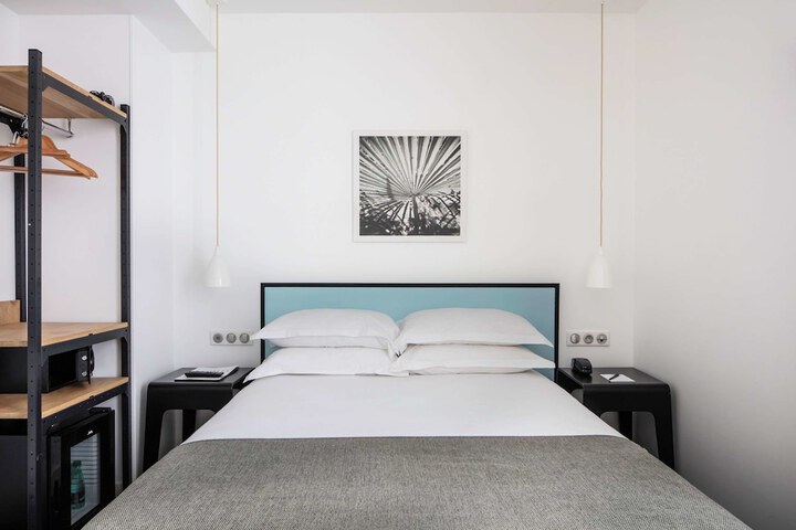 Room 8 of 54