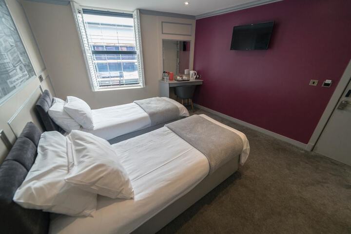 Room 21 of 54