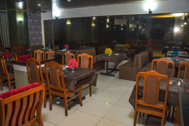 Dining 21 of 27