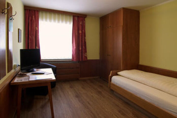 Room 37 of 69