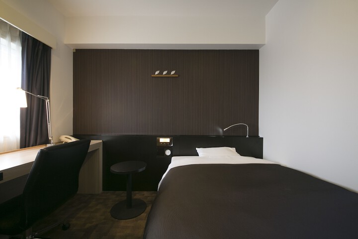 Room 13 of 51