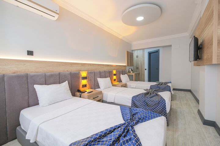Room 14 of 25