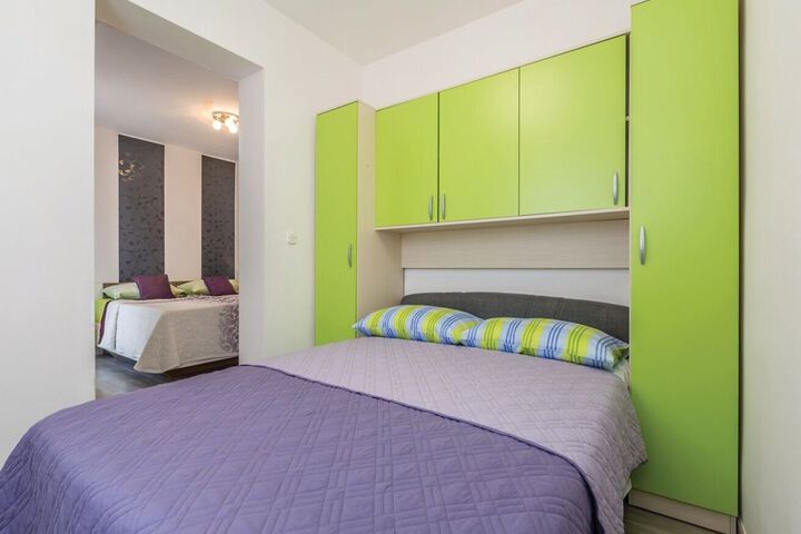 Room 17 of 31