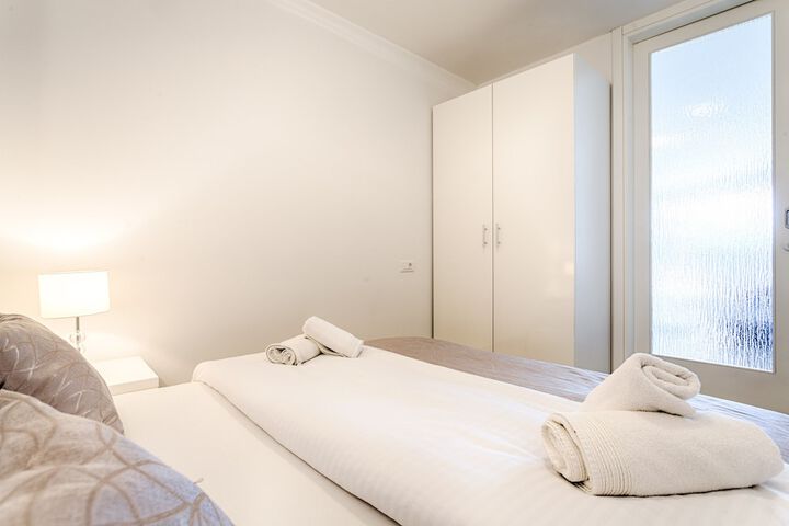Room 15 of 93
