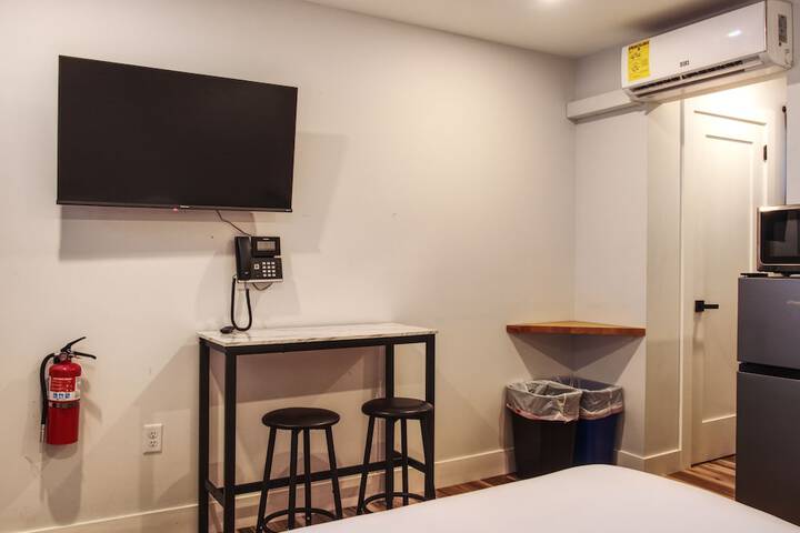 Room 5 of 31