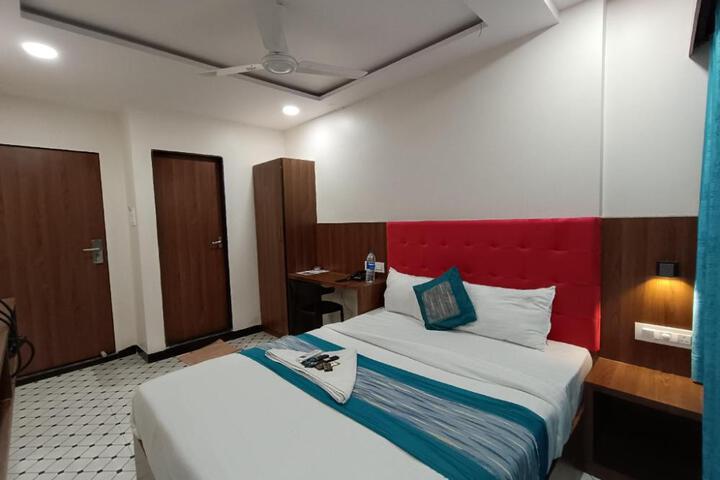 Hotel Best - Near Kokilaben Hospital Andheri West