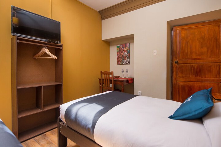 Room 6 of 17