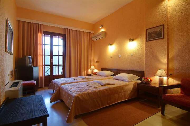 Room 7 of 39