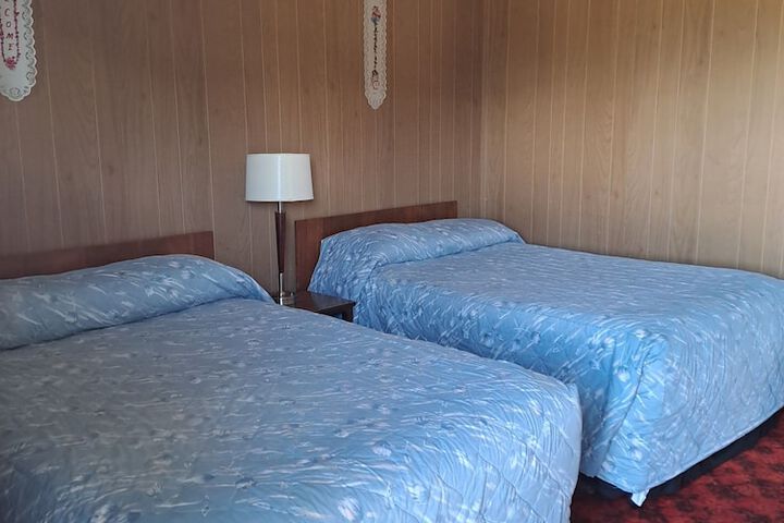 Room 6 of 18