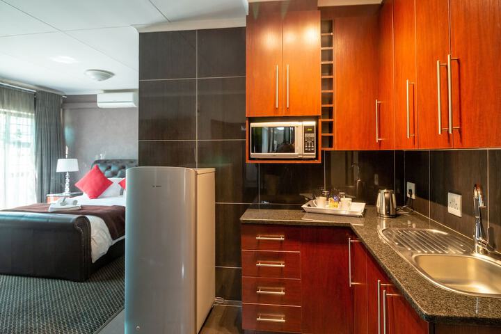 Room 6 of 24