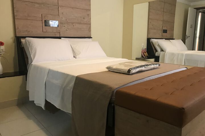 Room 17 of 80