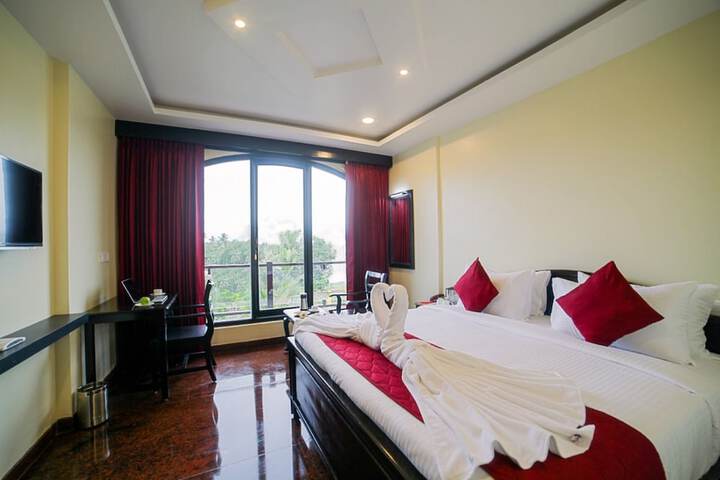 Room 6 of 14