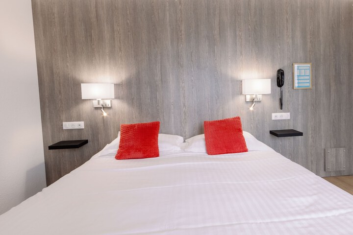 Room 36 of 60