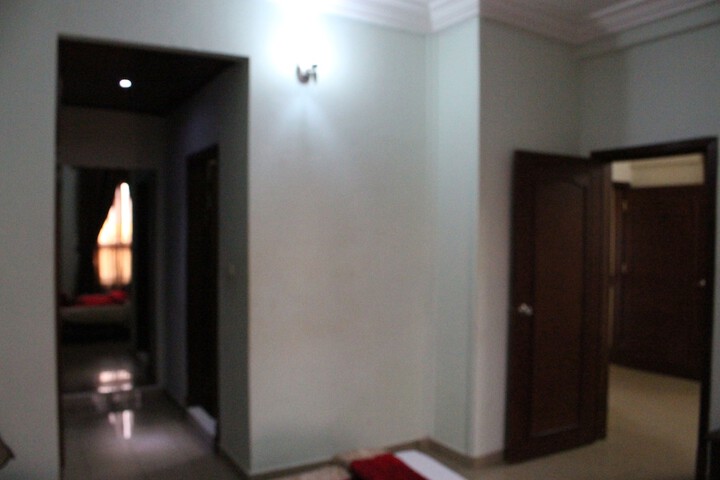 Room 15 of 33