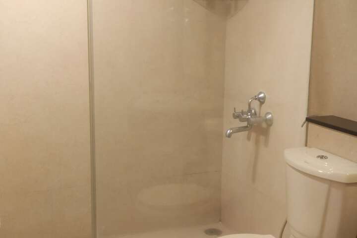 Room 13 of 38