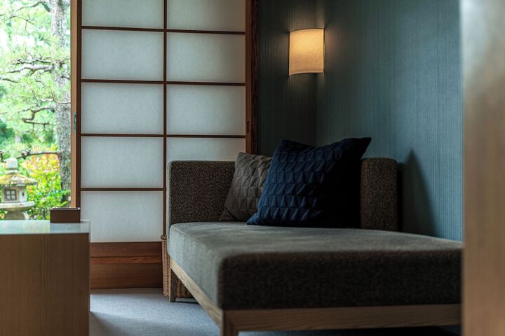 Room 26 of 77