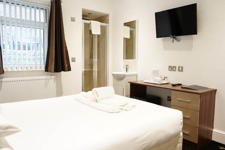 Room 12 of 62