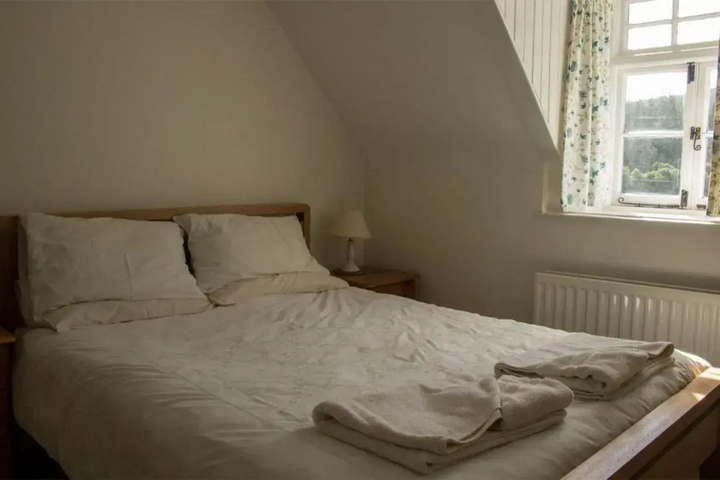 Room 2 of 15