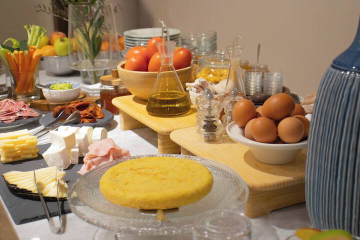 Breakfast/Coffee Service 60 of 70