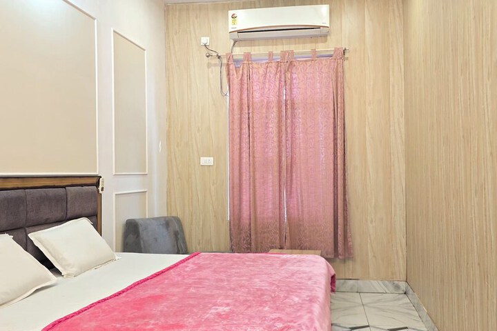 Room 26 of 75