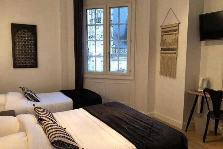 Room 11 of 20