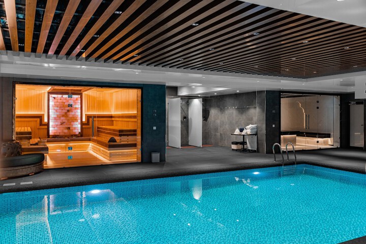 Pool 54 of 98