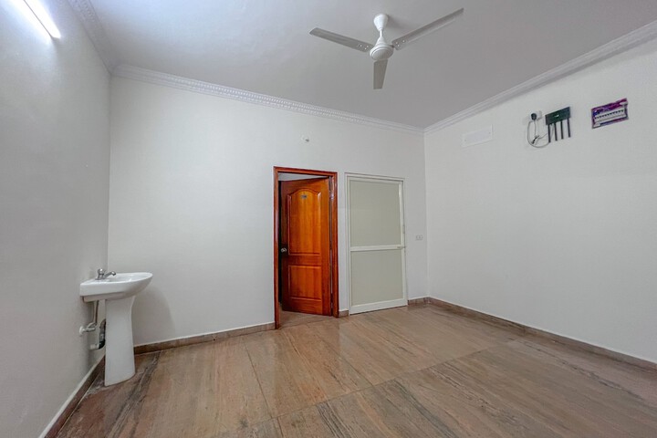 Room 45 of 76