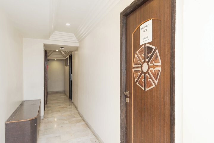 Room 53 of 90