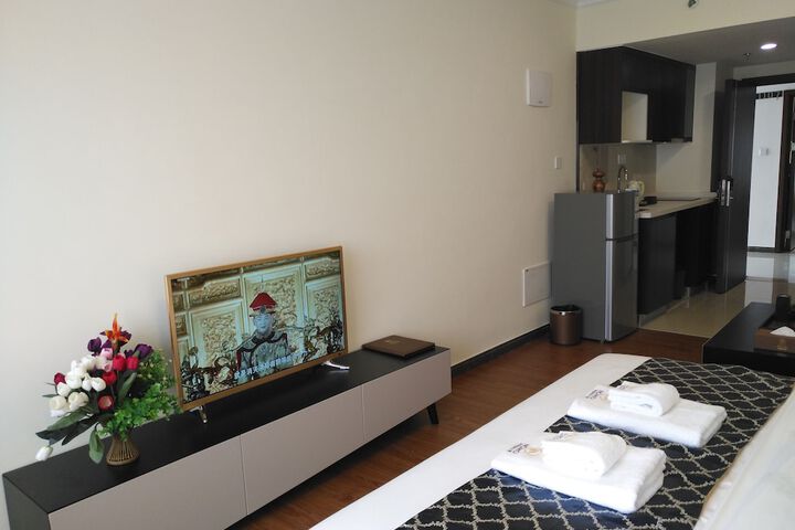 Room 5 of 43