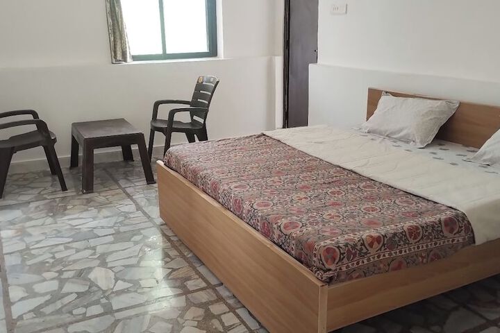 Room 2 of 16