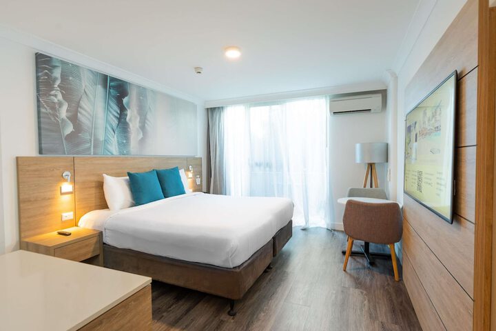 Room 9 of 108