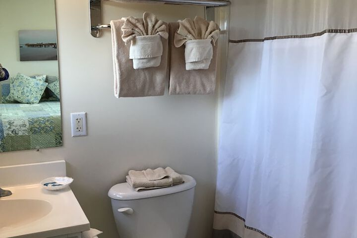 Room 108 of 190