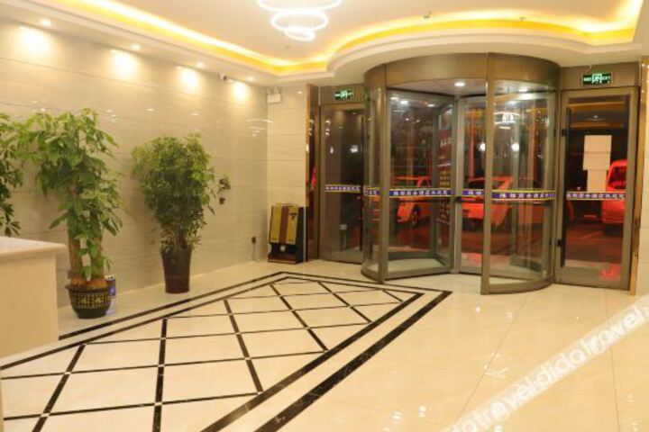 Hotel Interior 9 of 30