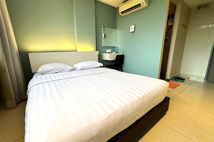 Room 8 of 21