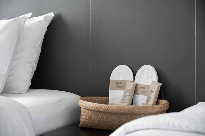 Room 16 of 37